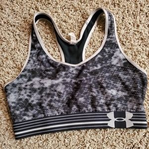 Black/white sports bra